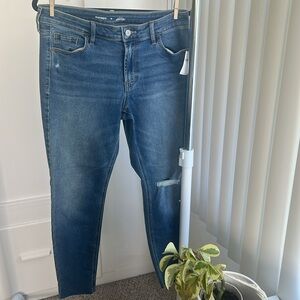 Old Navy mid rise rockstar super skinny jeans